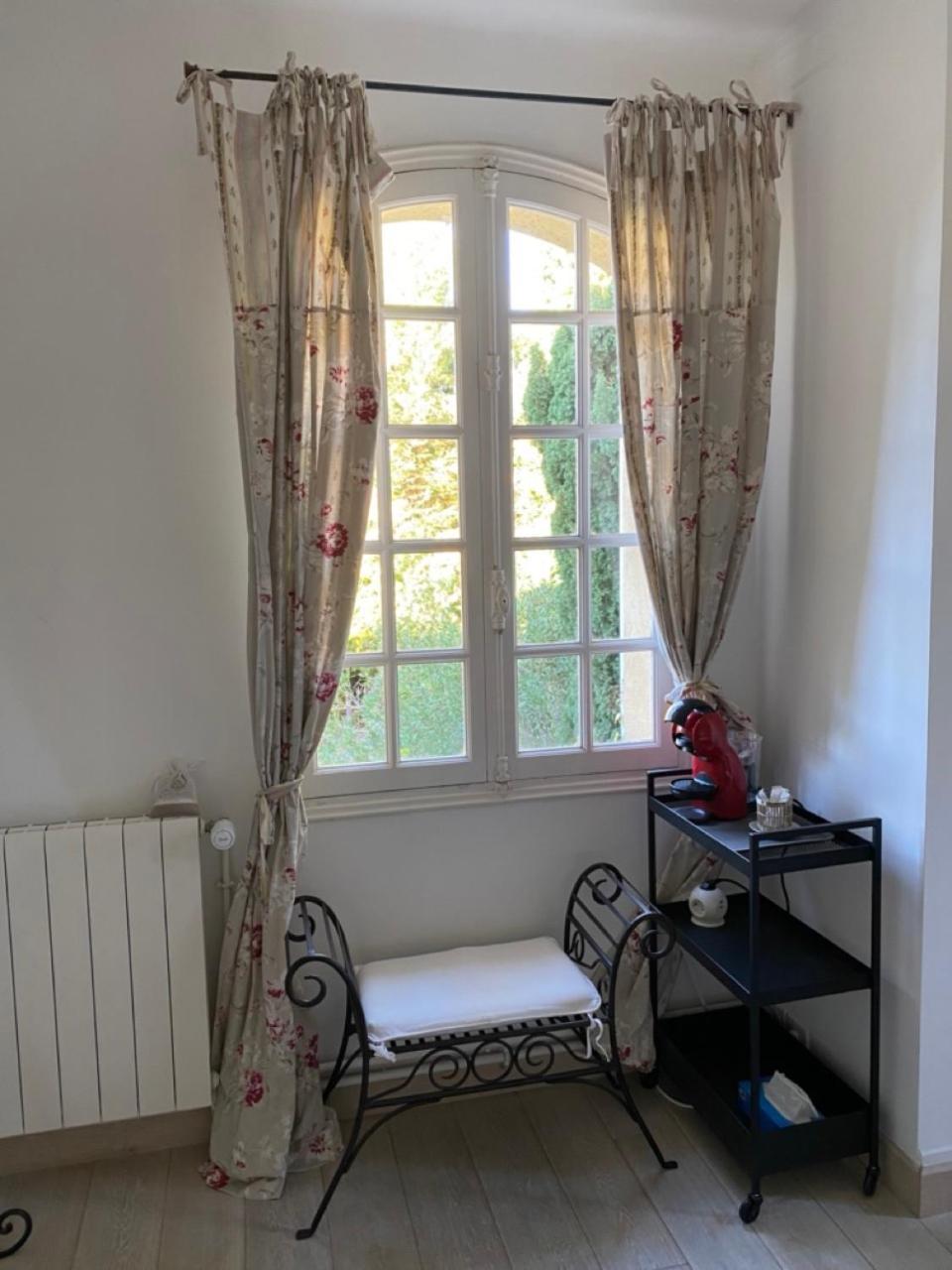 Bed & Breakfast Bastide De Gueissard *
